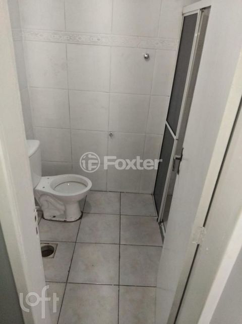 Image 4 - 915575