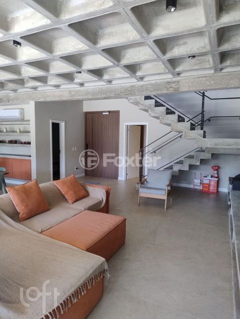 Image 6 - 915577