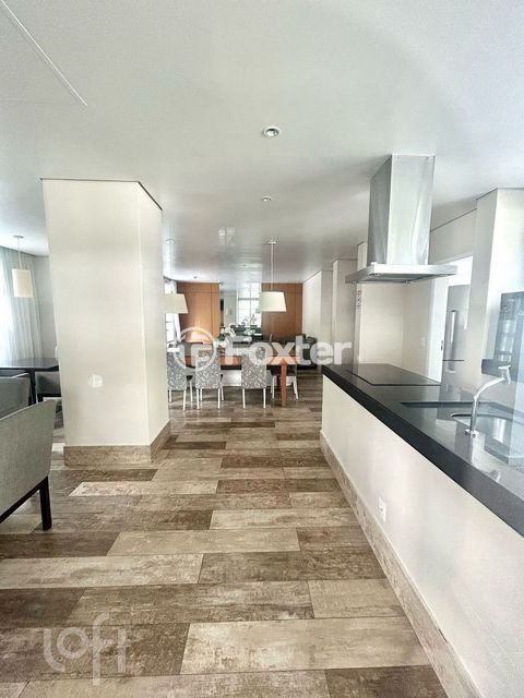 Image 3 - 915583