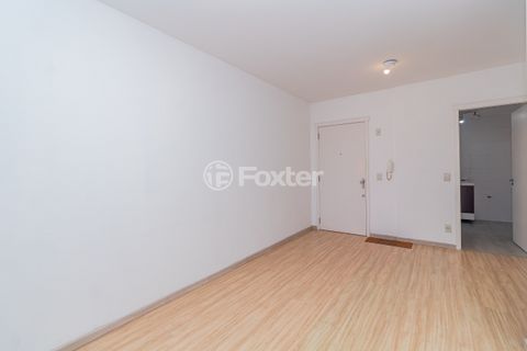Image 3 - 915595