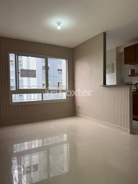Image 16 - 915597
