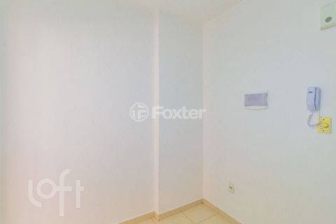 Image 2 - 915600