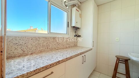 Image 17 - 915602