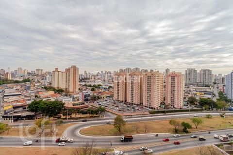 Image 12 - 915603