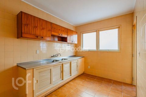 Image 8 - 915661