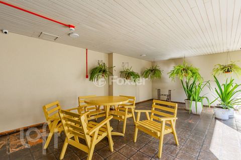 Image 16 - 915661