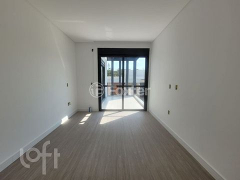 Image 4 - 915668