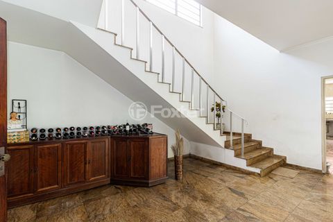 Image 11 - 915682