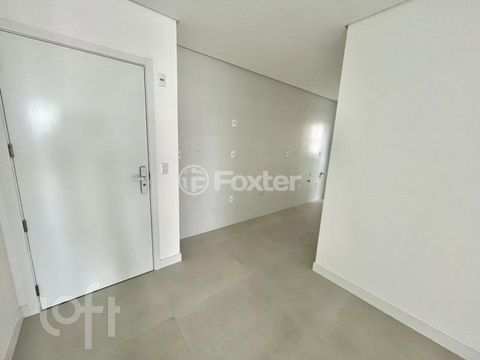 Image 1 - 915697