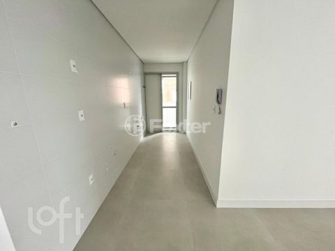 Image 2 - 915697