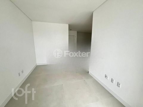 Image 4 - 915697