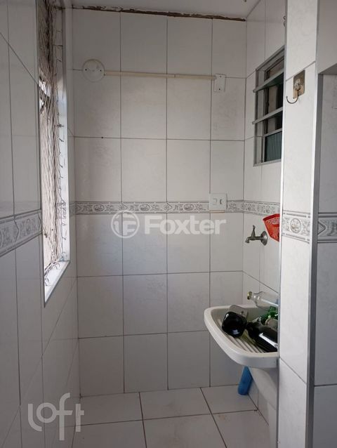 Image 7 - 915719