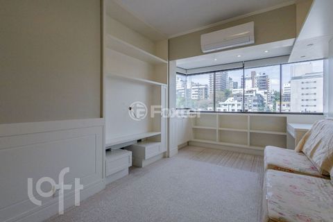 Image 7 - 915724
