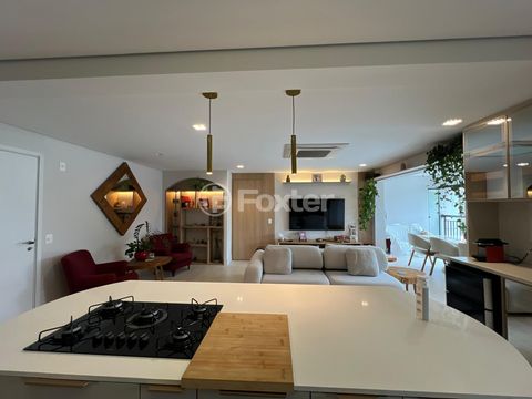 Image 4 - 915734