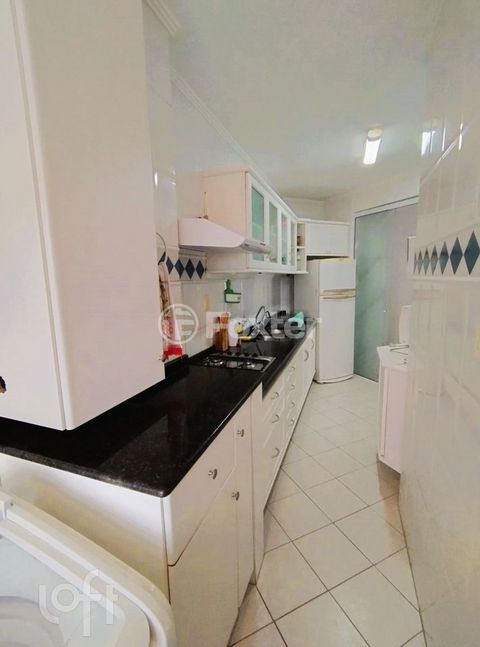 Image 4 - 915754