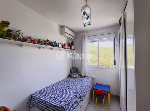 Image 4 - 915776