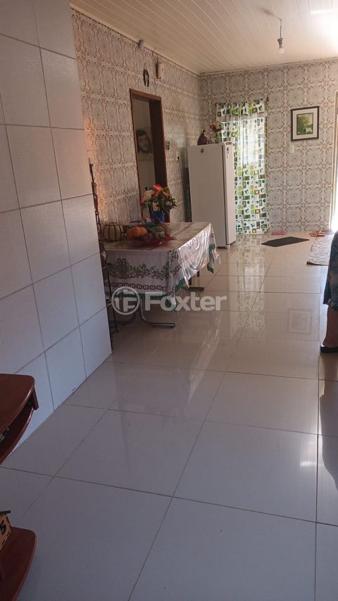 Image 1 - 915781