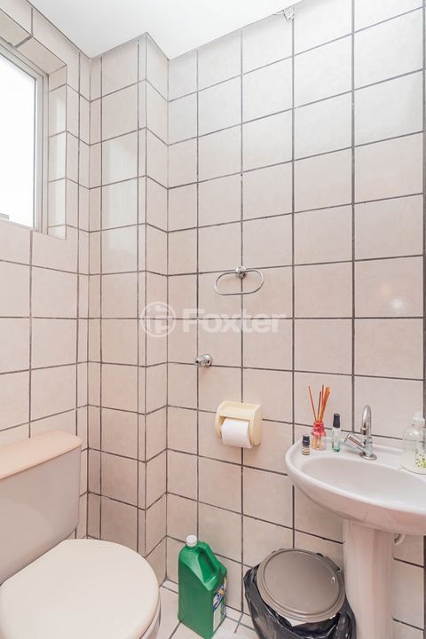 Image 8 - 915793