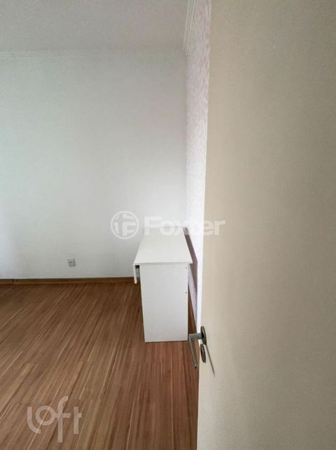 Image 5 - 915809