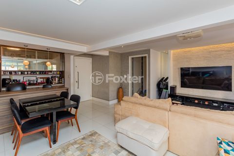 Image 4 - 915815