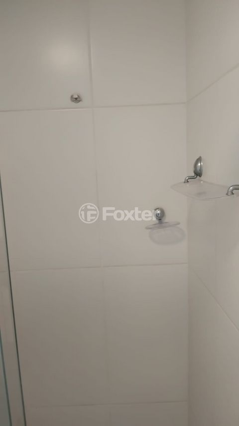 Image 11 - 915817