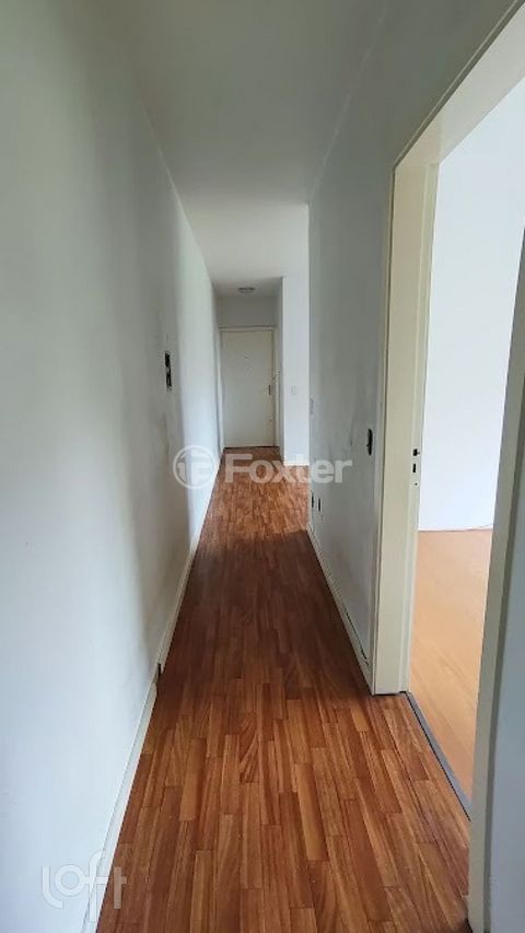 Image 4 - 915830
