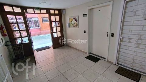 Image 1 - 915830