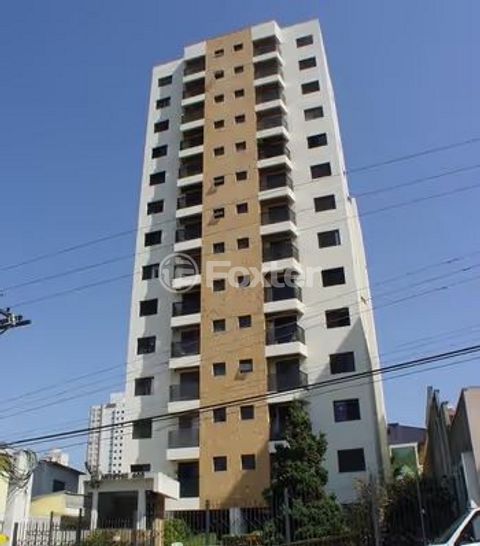 Image 0 - 915832