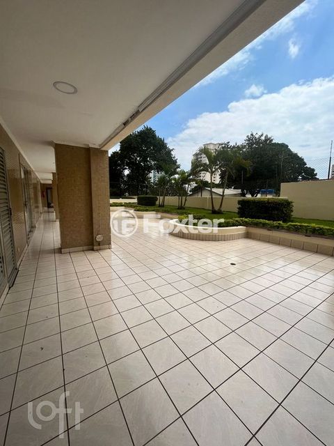 Image 15 - 915833