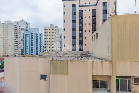 Image 19 - 915834
