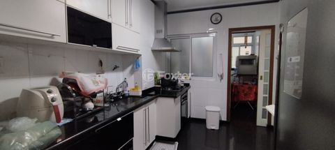 Image 7 - 915835