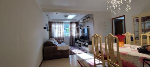 Image 13 - 915835