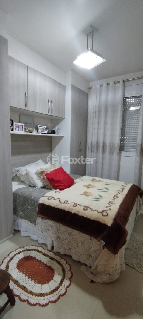 Image 4 - 915835
