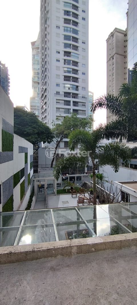 Image 2 - 915835