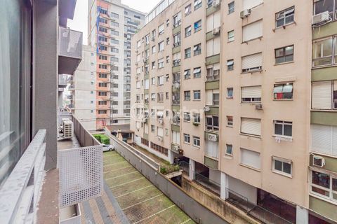 Image 2 - 915839