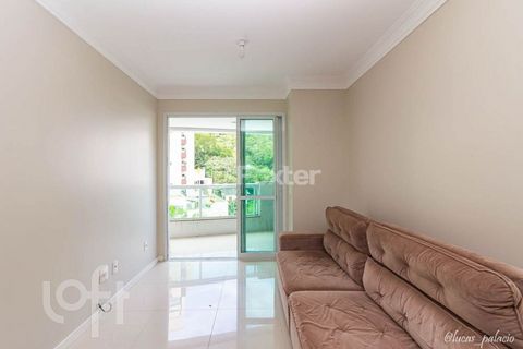 Image 17 - 915841