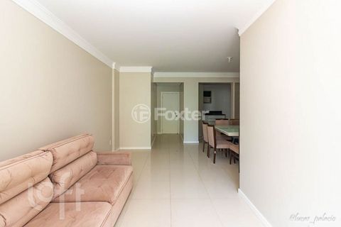 Image 19 - 915841