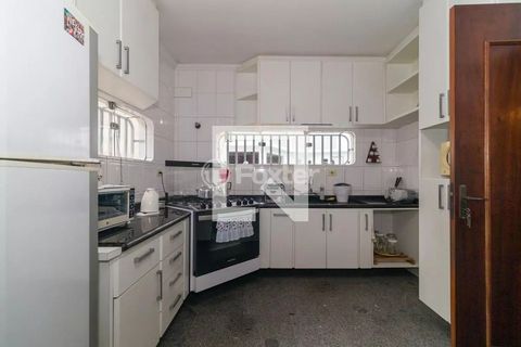 Image 4 - 915843