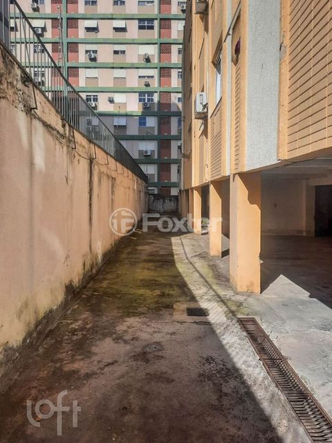 Image 16 - 915845