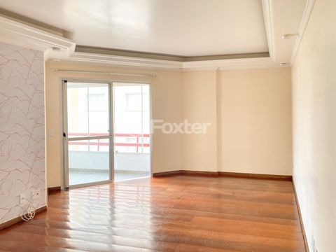 Image 6 - 915852