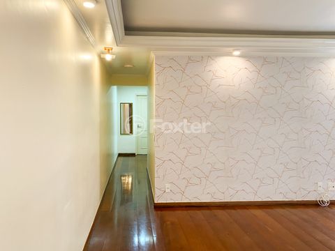 Image 11 - 915852