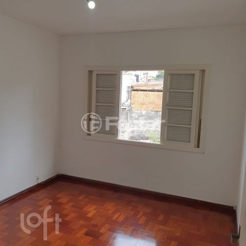 Image 6 - 915861
