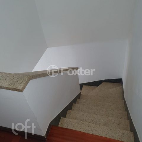 Image 3 - 915861