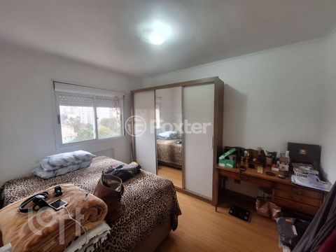 Image 6 - 915871