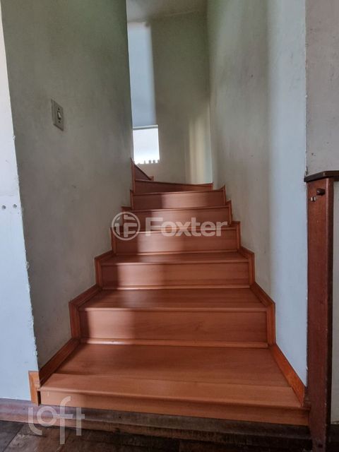 Image 5 - 915877