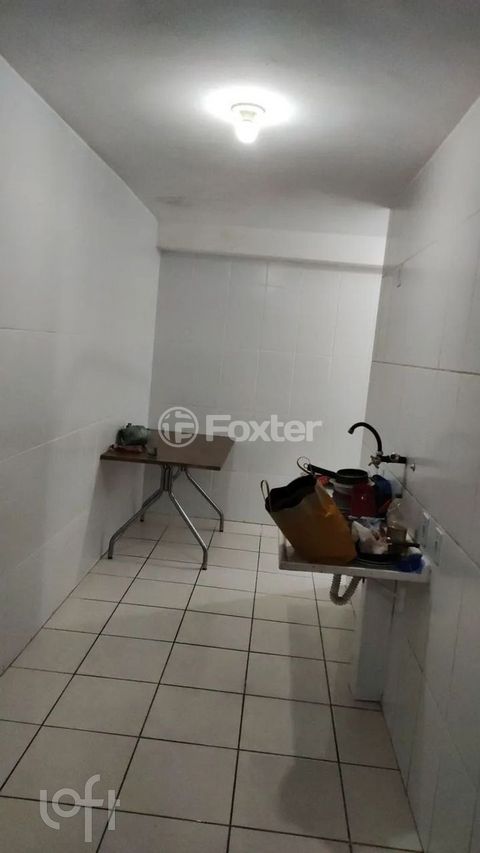 Image 2 - 915878