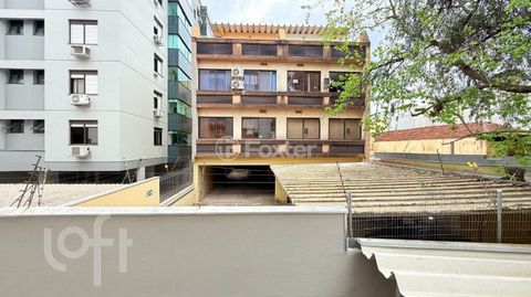 Image 8 - 915882