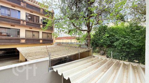 Image 7 - 915882