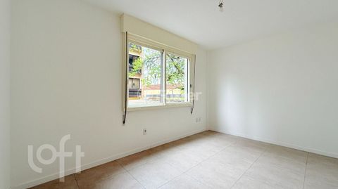 Image 4 - 915882