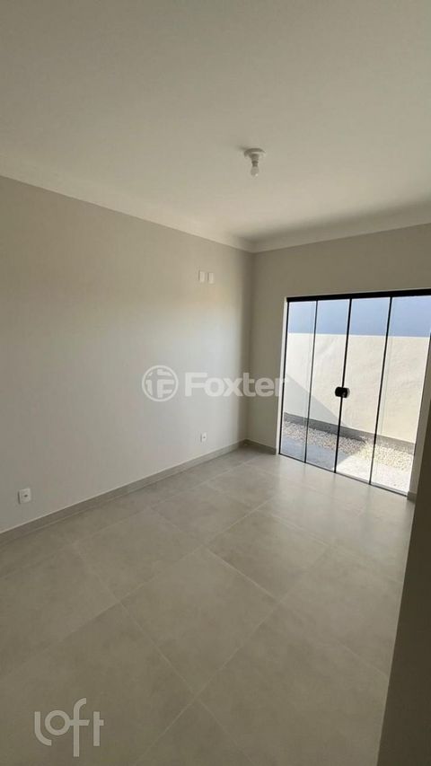 Image 4 - 915883